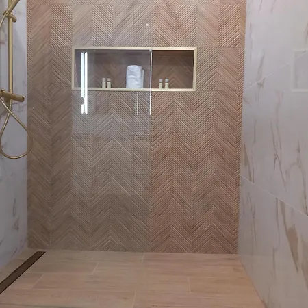 Manelito House By Sunyway * البوفيرا