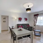 Manelito House By Sunyway شقة