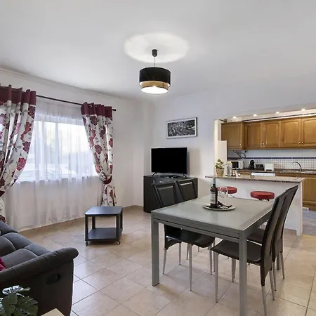 Manelito House By Sunyway *